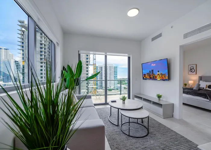 Condo With Amazing Views In The Heart Of Brickell