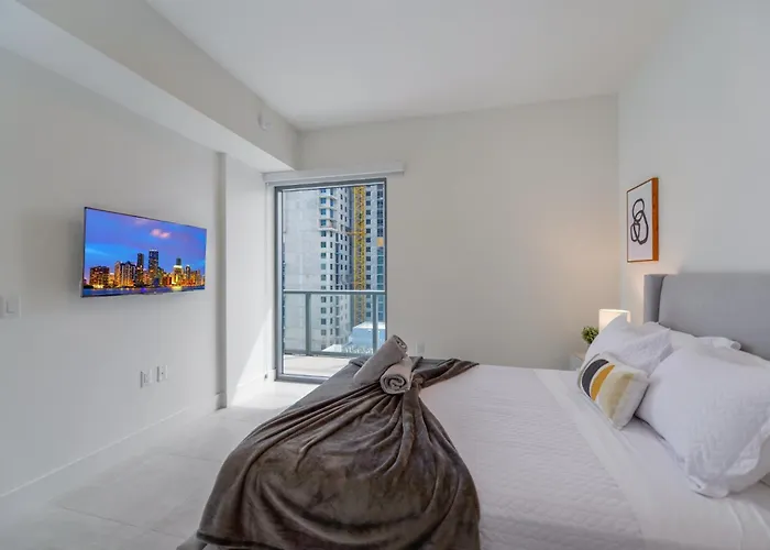 Condo With Amazing Views In The Heart Of Brickell